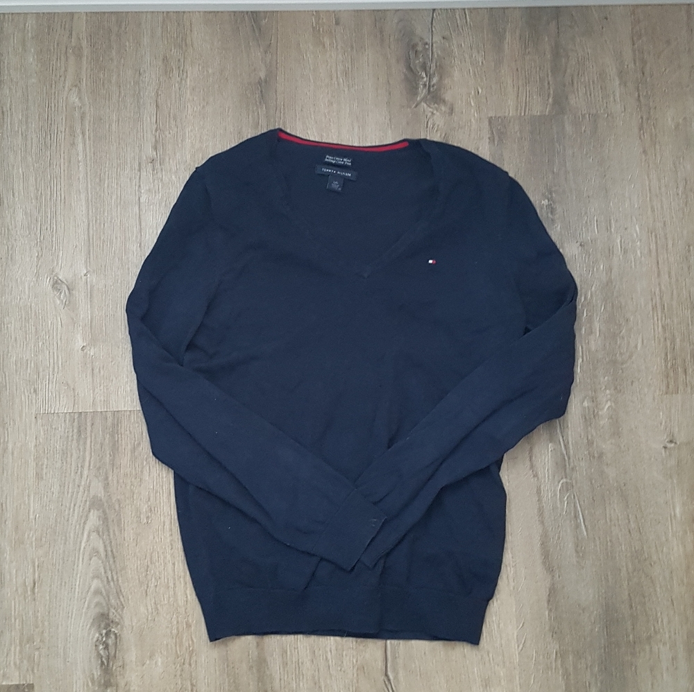 ☆ 3 for $30 ☆Tommy V neck sweater